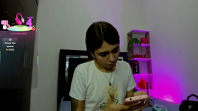 Snapshot of Nicol_TransGirl chatting on April 1, 2026, 4:24 am Nicol TransGirl online show from April 1, 2026, 4:24 am