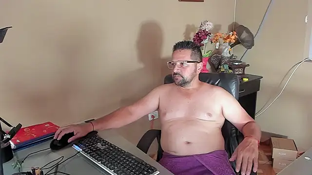 Snapshot of Daniel_08_8 chatting on October 12, 2025, 8:41 pm Daniel 08 8 online show from October 12, 2025, 8:41 pm