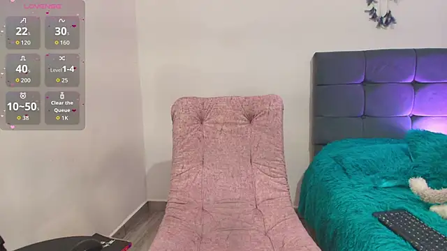 Sophie Astor online show from November 27, 2025, 10:45 pm