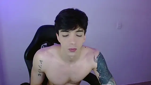 H3ll B0I online show from April 9, 2026, 7:36 am