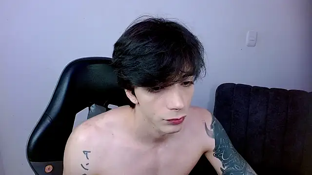 H3ll B0I online show from June 13, 2026, 4:10 am