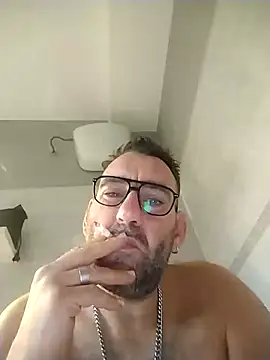 Snapshot of Hardasanut chatting on October 31, 2025, 6:14 am Hardasanut online show from October 31, 2025, 6:14 am