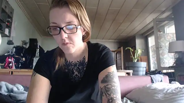 Astrid-Gilbert online show from February 21, 2025, 11:11 am