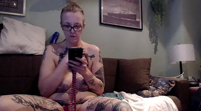 Astrid-Gilbert online show from February 24, 2025, 8:47 pm