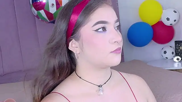 Snapshot of Shanntal_ chatting on June 24, 2026, 7:35 pm Shanntal online show from June 24, 2026, 7:35 pm