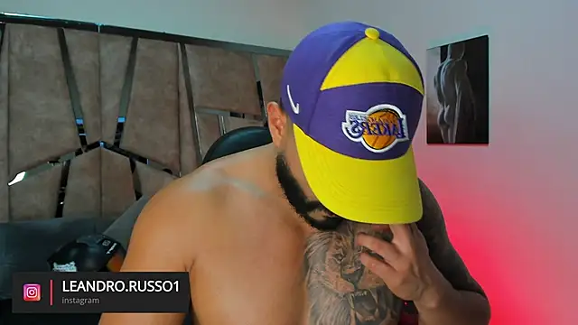 Snapshot of LeandroRusso chatting on March 2, 2025, 12:20 am LeandroRusso online show from March 2, 2025, 12:20 am
