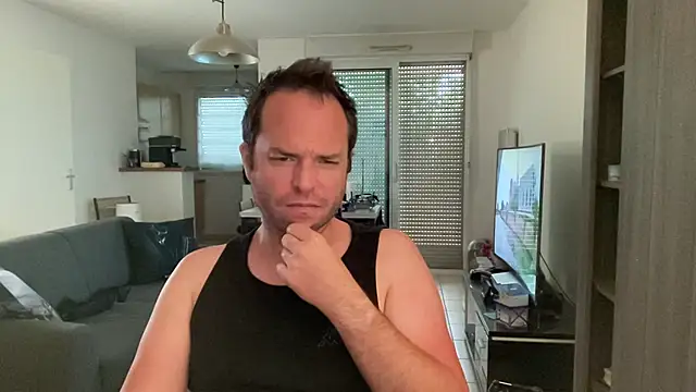 Snapshot of Funnyjul31 chatting on May 17, 2026, 2:24 pm Funnyjul31 online show from May 17, 2026, 2:24 pm