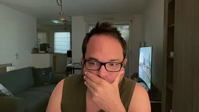 Snapshot of Funnyjul31 chatting on May 18, 2026, 11:05 am Funnyjul31 online show from May 18, 2026, 11:05 am
