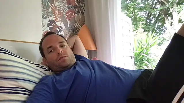 Snapshot of Funnyjul31 chatting on June 1, 2026, 3:47 pm Funnyjul31 online show from June 1, 2026, 3:47 pm