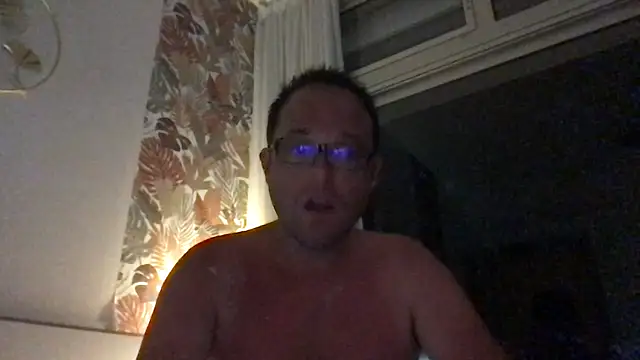 Snapshot of Funnyjul31 chatting on June 6, 2026, 8:35 pm Funnyjul31 online show from June 6, 2026, 8:35 pm