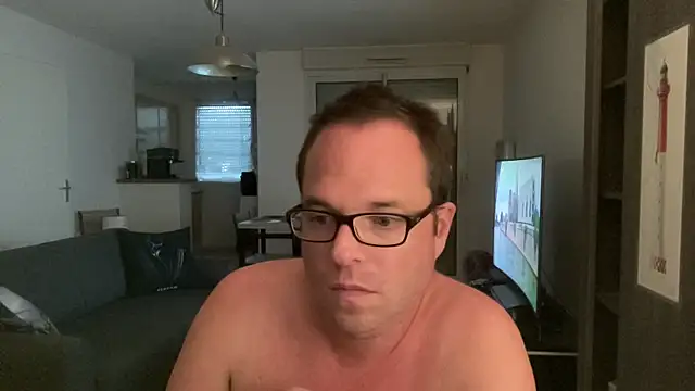 Snapshot of Funnyjul31 chatting on June 18, 2026, 4:11 pm Funnyjul31 online show from June 18, 2026, 4:11 pm