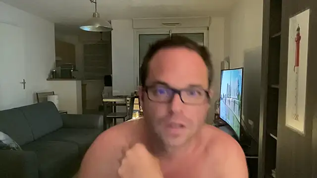 Snapshot of Funnyjul31 chatting on June 24, 2026, 4:50 pm Funnyjul31 online show from June 24, 2026, 4:50 pm