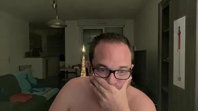 Snapshot of Funnyjul31 chatting on August 1, 2026, 9:35 pm Funnyjul31 online show from August 1, 2026, 9:35 pm