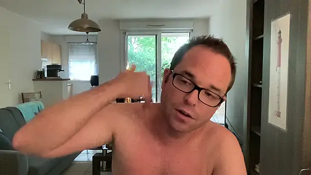 Snapshot of Funnyjul31 chatting on August 3, 2026, 4:33 pm Funnyjul31 online show from August 3, 2026, 4:33 pm