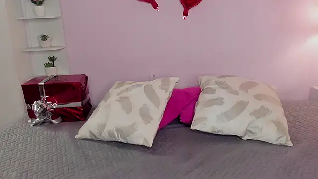 LeilaRasi online show from February 13, 2025, 11:15 pm