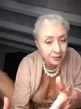 divinaerotica online show from February 7, 2025, 5:29 pm