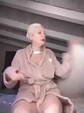 divinaerotica online show from March 5, 2025, 5:18 pm