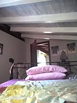 divinaerotica online show from April 17, 2026, 4:21 pm