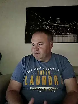 Snapshot of Pourleplasirs chatting on May 21, 2026, 10:06 pm Pourleplasirs online show from May 21, 2026, 10:06 pm