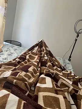 jhonnes  online show from September 28, 2025, 2:11 pm