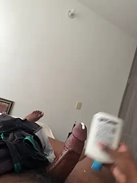 jhonnes  online show from December 4, 2025, 8:28 pm