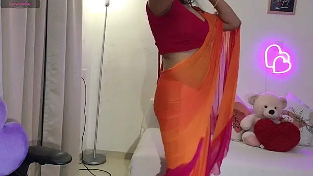 Snapshot of MISS_MYRA chatting on March 27, 2026, 5:45 pm MISS MYRA online show from March 27, 2026, 5:45 pm