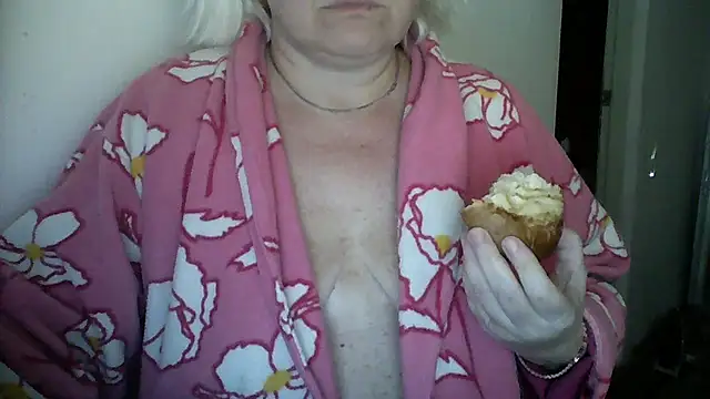 Snapshot of Mayya4321 chatting on November 7, 2025, 1:22 pm Mayya4321 online show from November 7, 2025, 1:22 pm