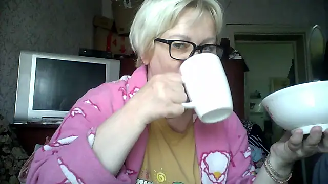 Mayya4321 online show from April 5, 2026, 6:43 am