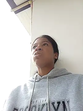 Zaira Rose  online show from September 16, 2025, 1:45 pm