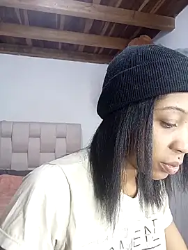 Snapshot of Zaira_Rose_ chatting on April 9, 2026, 4:23 am Zaira Rose online show from April 9, 2026, 4:23 am