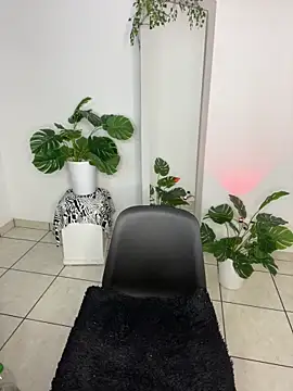 Snapshot of meli_ortiz_ chatting on May 8, 2026, 2:33 pm meli ortiz online show from May 8, 2026, 2:33 pm