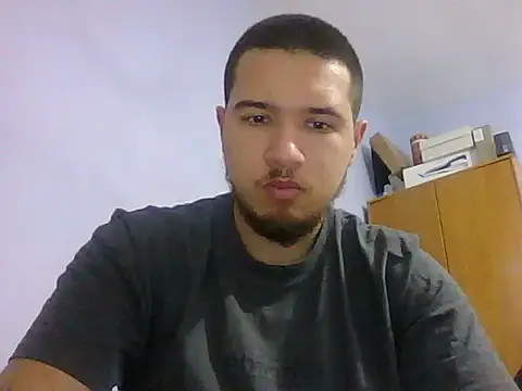Snapshot of Drag_Queen chatting on December 21, 2025, 7:32 pm Drag Queen online show from December 21, 2025, 7:32 pm