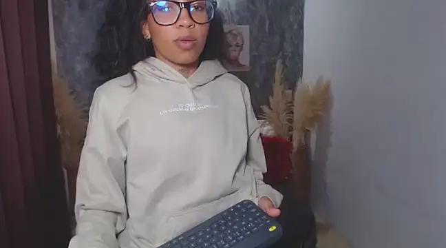 dulcetaylorss online show from February 27, 2025, 3:48 pm