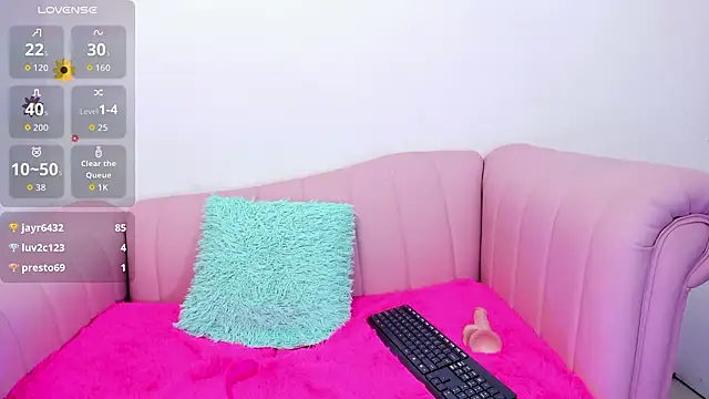 Snapshot of BlondieCutee chatting on January 31, 2026, 7:11 pm BlondieCutee online show from January 31, 2026, 7:11 pm