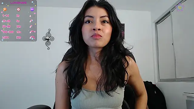 Snapshot of ellajonz chatting on July 26, 2026, 1:14 am ellajonz online show from July 26, 2026, 1:14 am