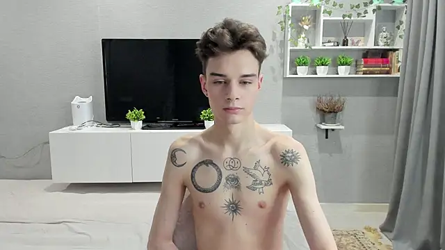 Snapshot of avegothy- chatting on February 11, 2025, 8:05 am avegothy- online show from February 11, 2025, 8:05 am