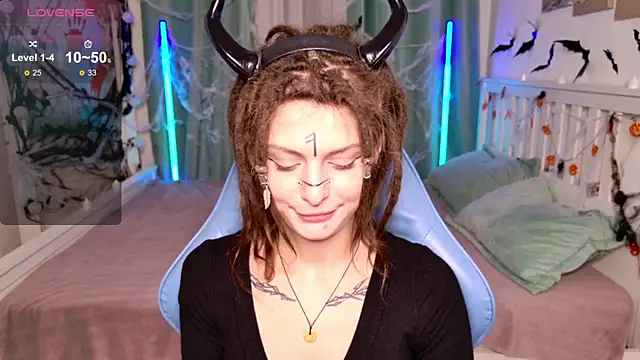 Snapshot of AnTikaMy chatting on October 21, 2025, 7:25 pm AnTikaMy online show from October 21, 2025, 7:25 pm