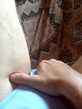 baixinhainsaciavel23 online show from January 28, 2025, 3:35 pm