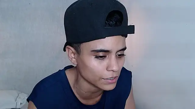 Liiamthompson online show from March 18, 2025, 3:21 pm