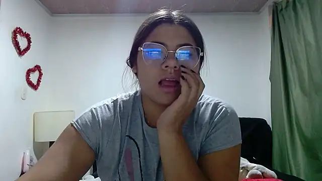 viccky vick online show from October 2, 2025, 3:46 am