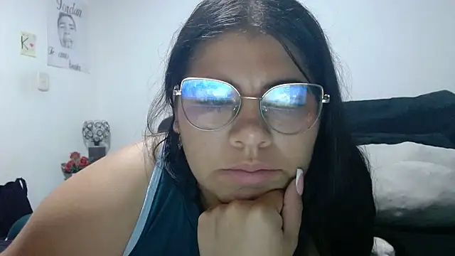 viccky vick online show from June 15, 2026, 1:52 am