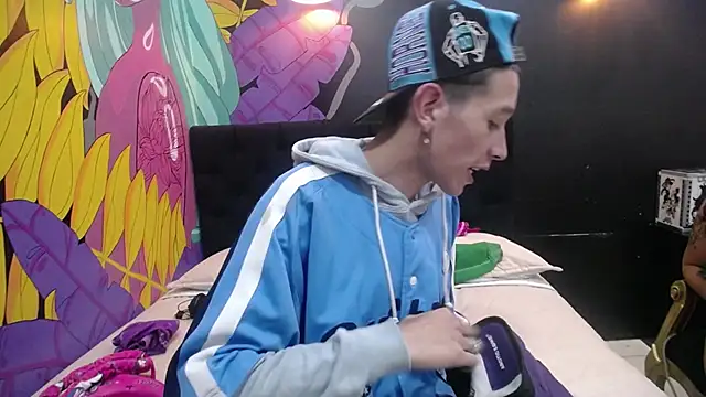 SimonAndJocelyn online show from February 20, 2025, 10:59 pm