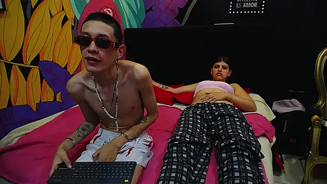 SimonAndJocelyn online show from March 16, 2025, 1:06 pm