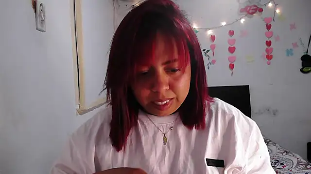 alexandraluv online show from February 15, 2026, 11:01 pm