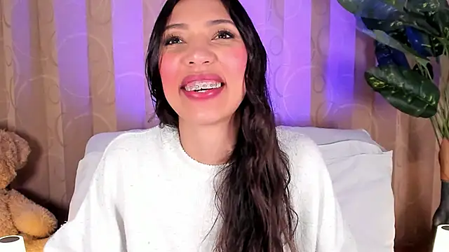 Snapshot of Miss_veronicaa2 chatting on March 13, 2026, 1:18 pm Miss veronicaa2 online show from March 13, 2026, 1:18 pm