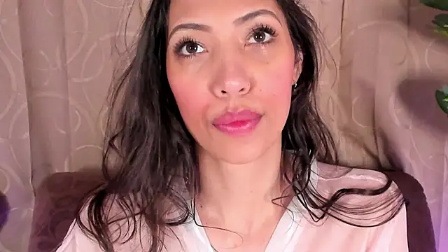 Snapshot of Miss_veronicaa2 chatting on March 20, 2026, 12:43 pm Miss veronicaa2 online show from March 20, 2026, 12:43 pm
