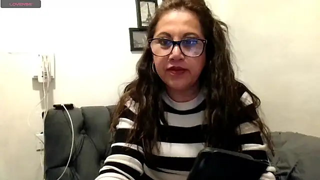 MirandaLatinaLovely online show from February 10, 2026, 4:05 am