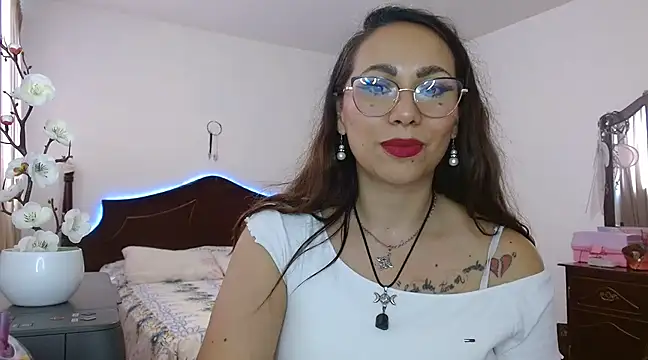 AloLovely  online show from March 20, 2025, 9:02 pm