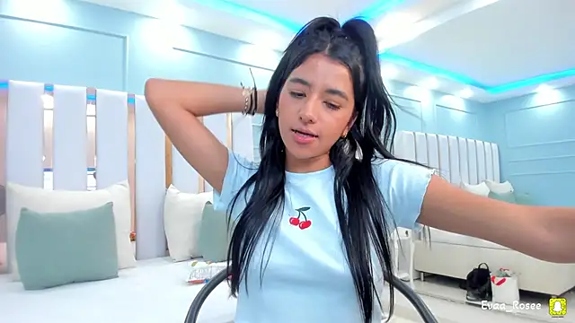 Snapshot of eva_roseee chatting on October 28, 2025, 9:39 pm eva roseee online show from October 28, 2025, 9:39 pm