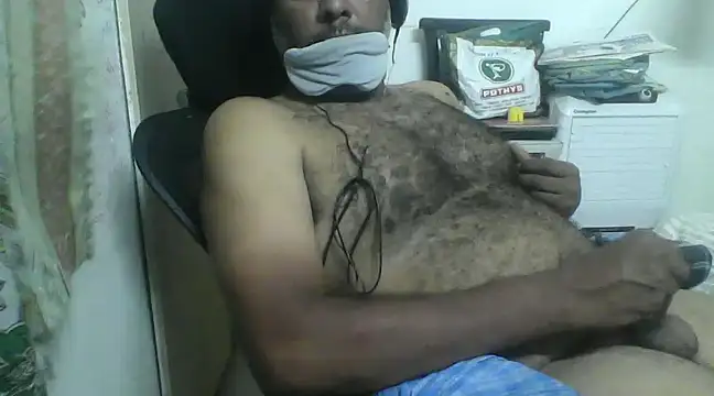 Snapshot of awesomeroc123 chatting on February 28, 2025, 5:37 pm awesomeroc123 online show from February 28, 2025, 5:37 pm